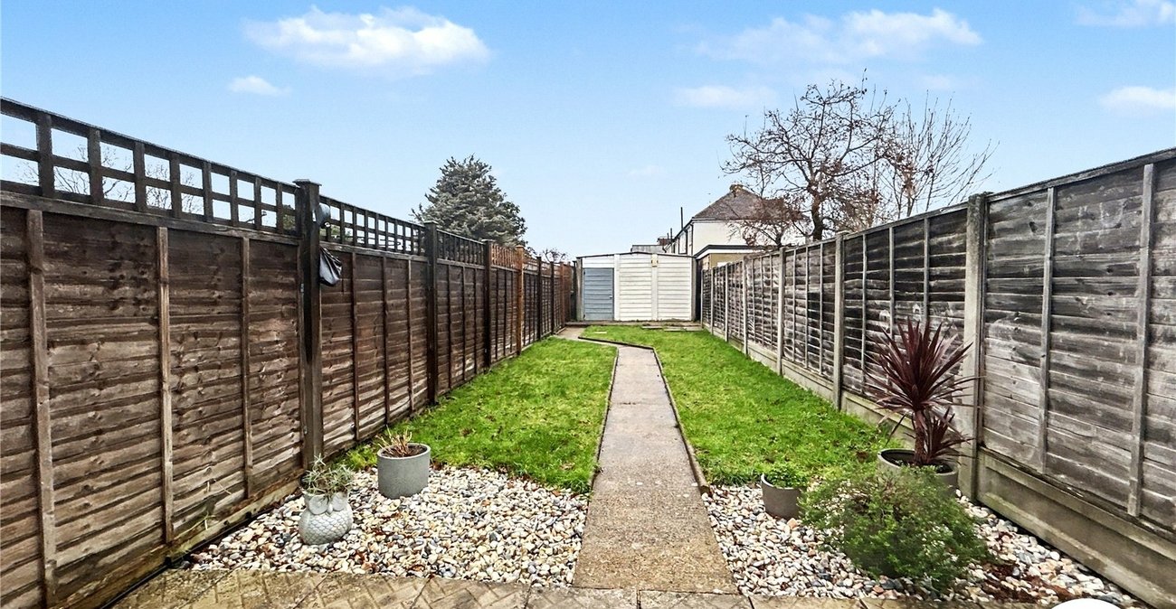 2 bedroom house for sale in Sidcup | Robinson Jackson
