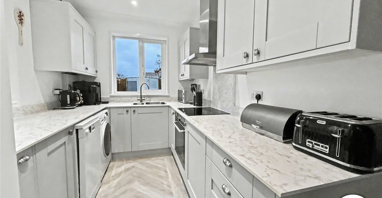 2 bedroom house for sale in Sidcup | Robinson Jackson