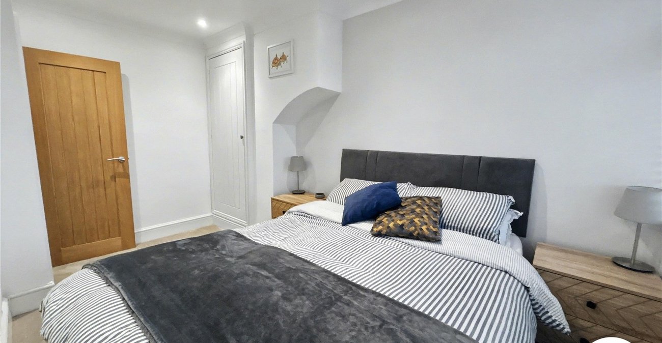 2 bedroom house for sale in Sidcup | Robinson Jackson