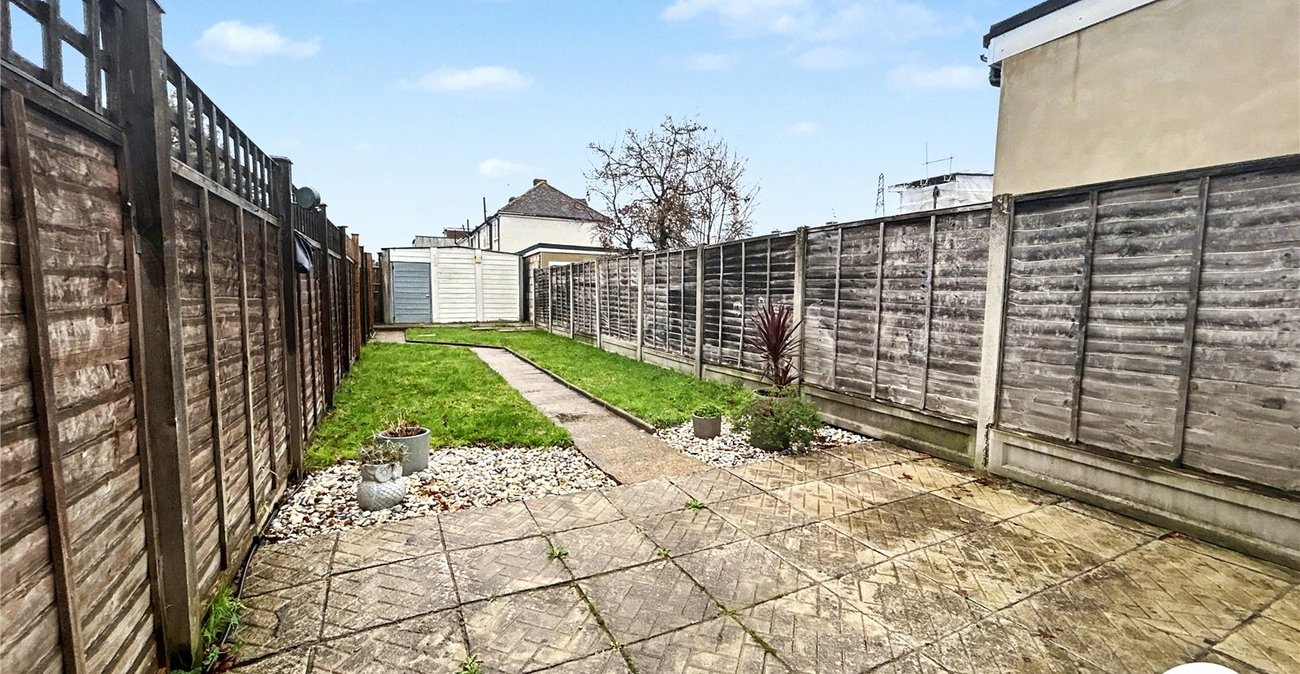 2 bedroom house for sale in Sidcup | Robinson Jackson