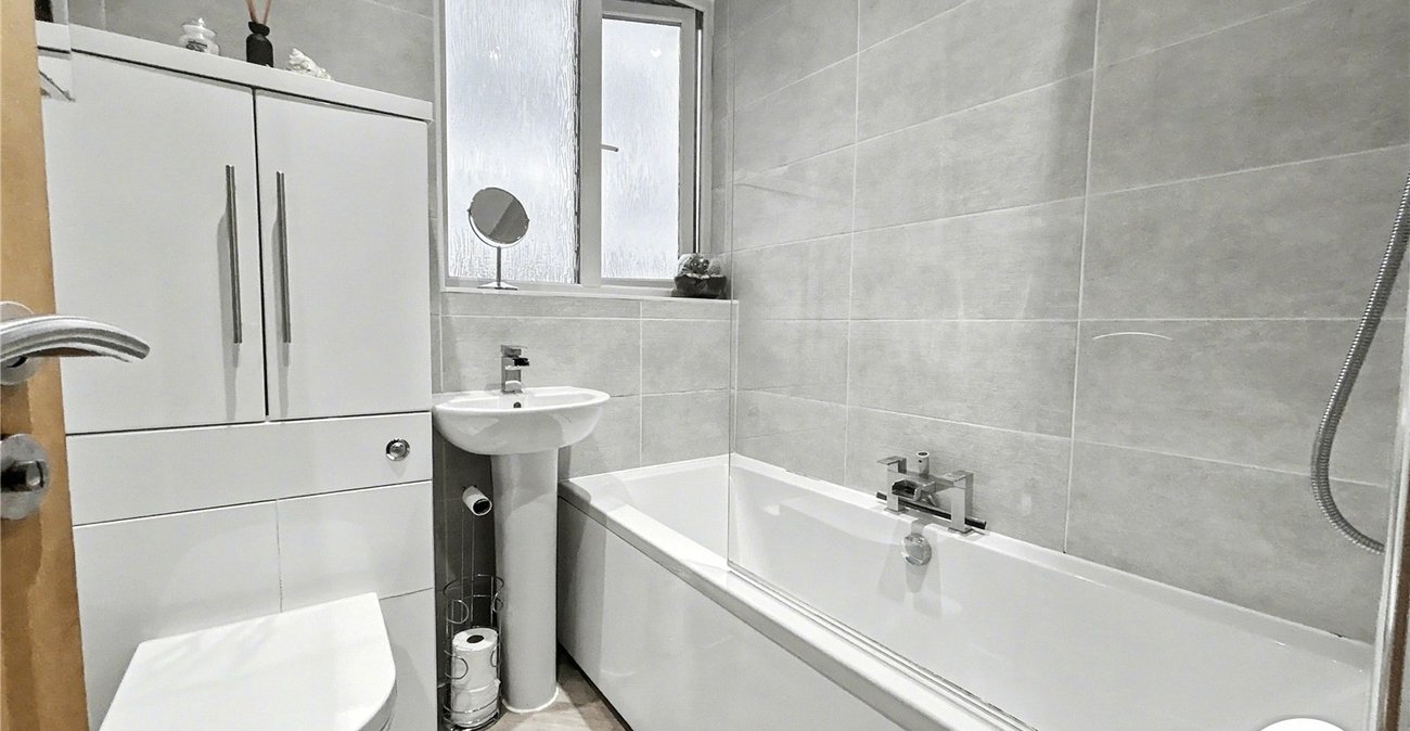 2 bedroom house for sale in Sidcup | Robinson Jackson