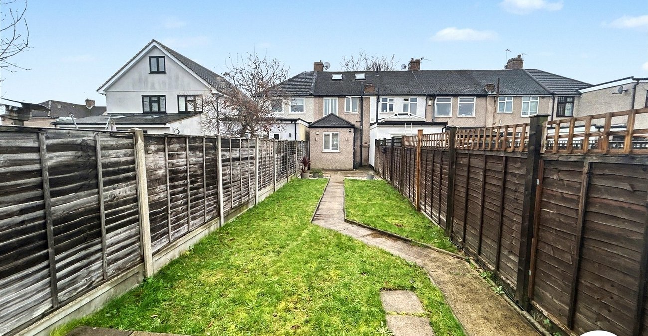 2 bedroom house for sale in Sidcup | Robinson Jackson