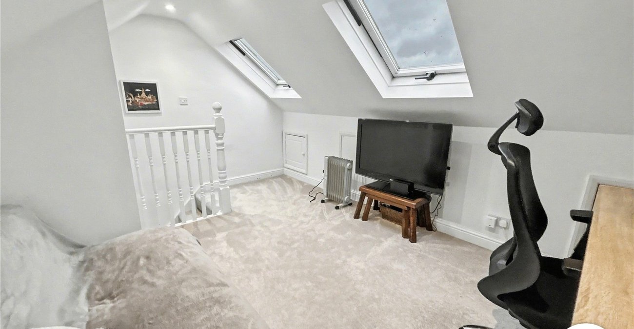 2 bedroom house for sale in Sidcup | Robinson Jackson
