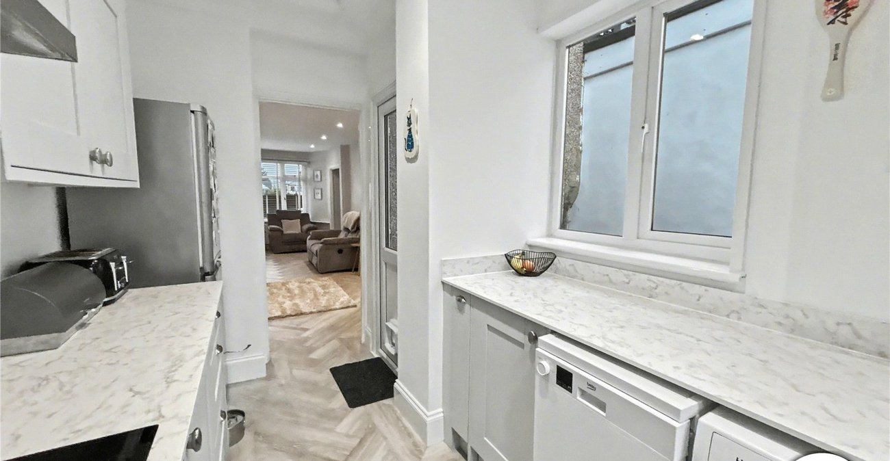 2 bedroom house for sale in Sidcup | Robinson Jackson