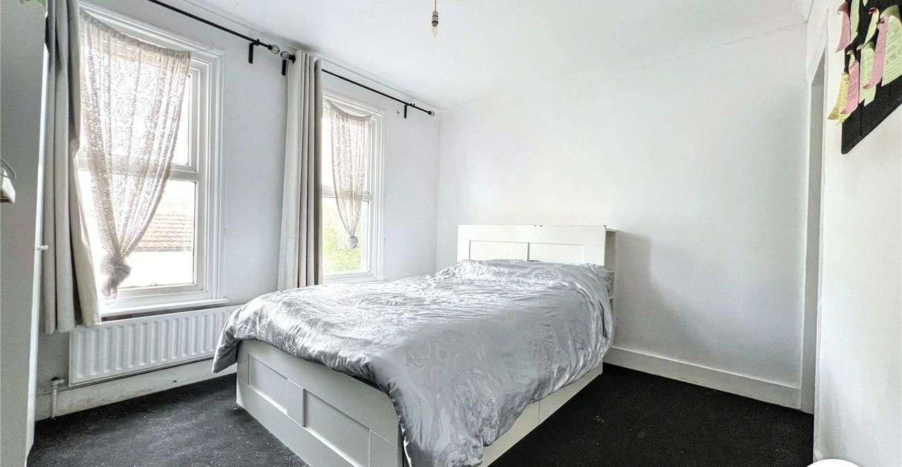 2 bedroom house for sale in Chatham | Robinson Michael & Jackson