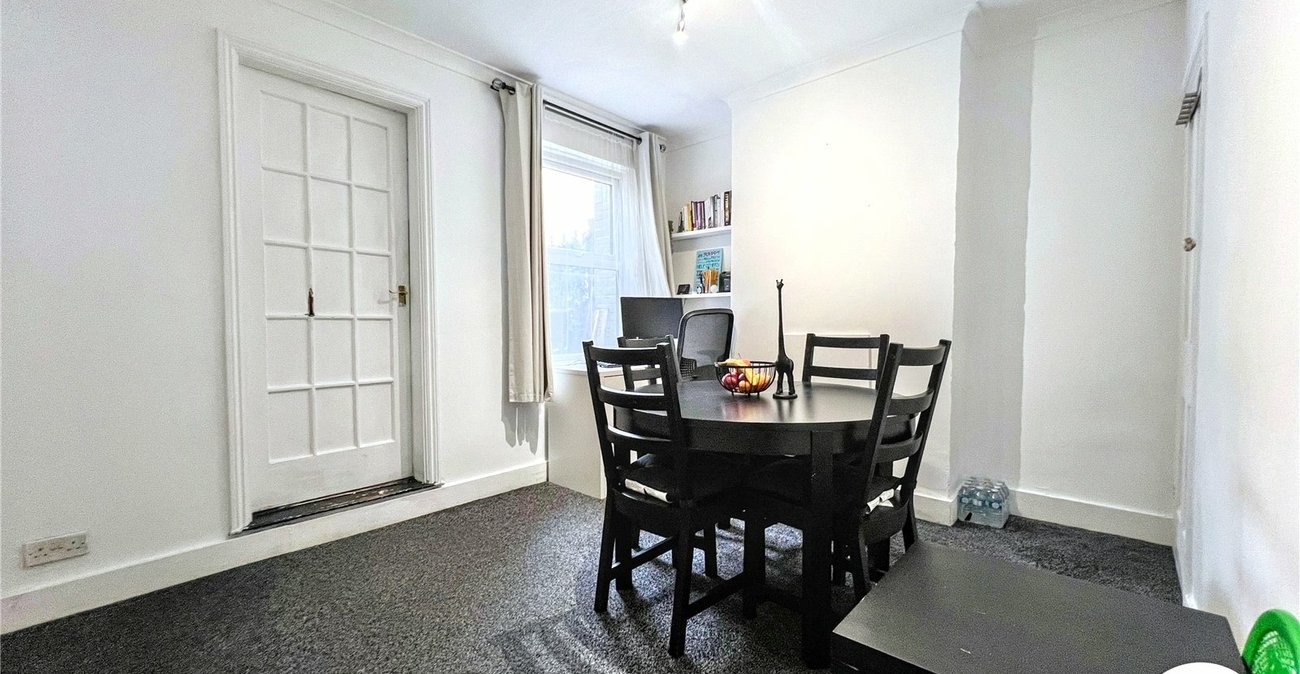 2 bedroom house for sale in Chatham | Robinson Michael & Jackson