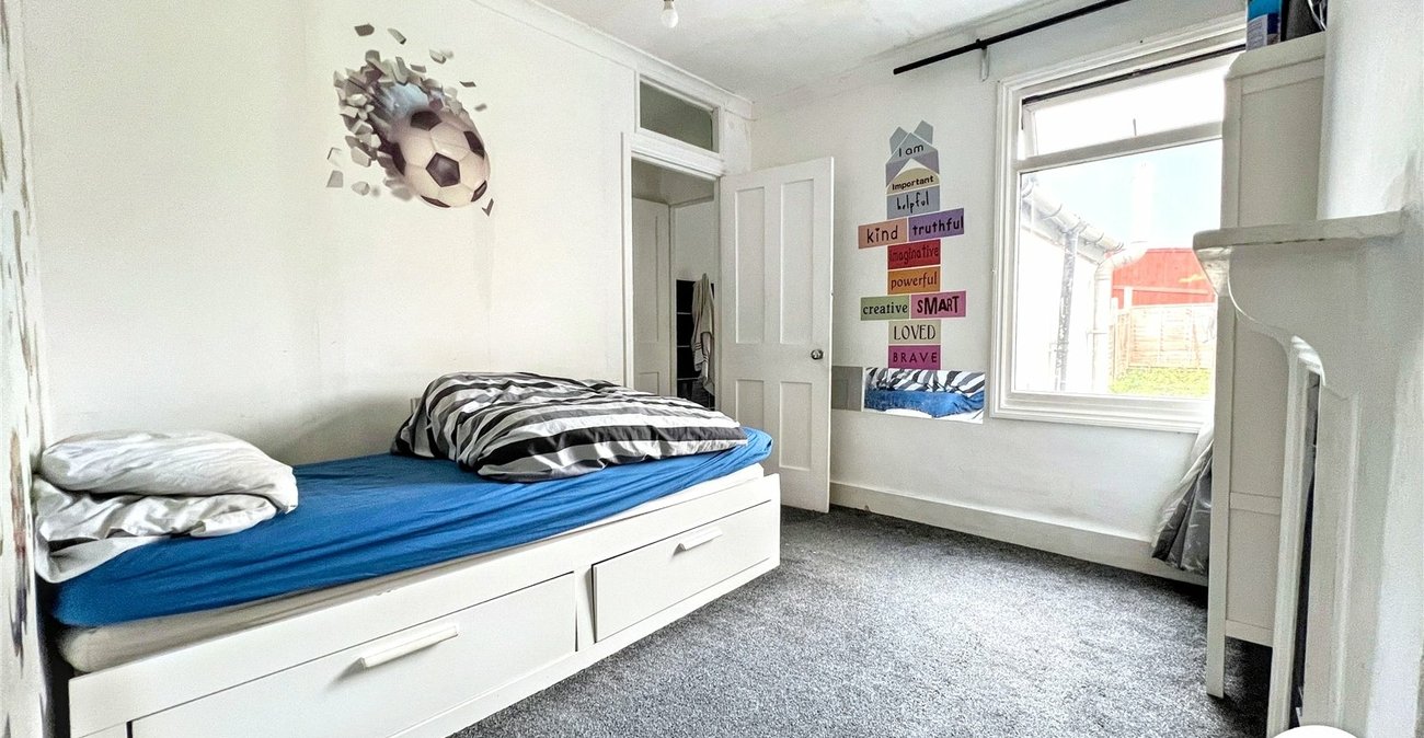 2 bedroom house for sale in Chatham | Robinson Michael & Jackson