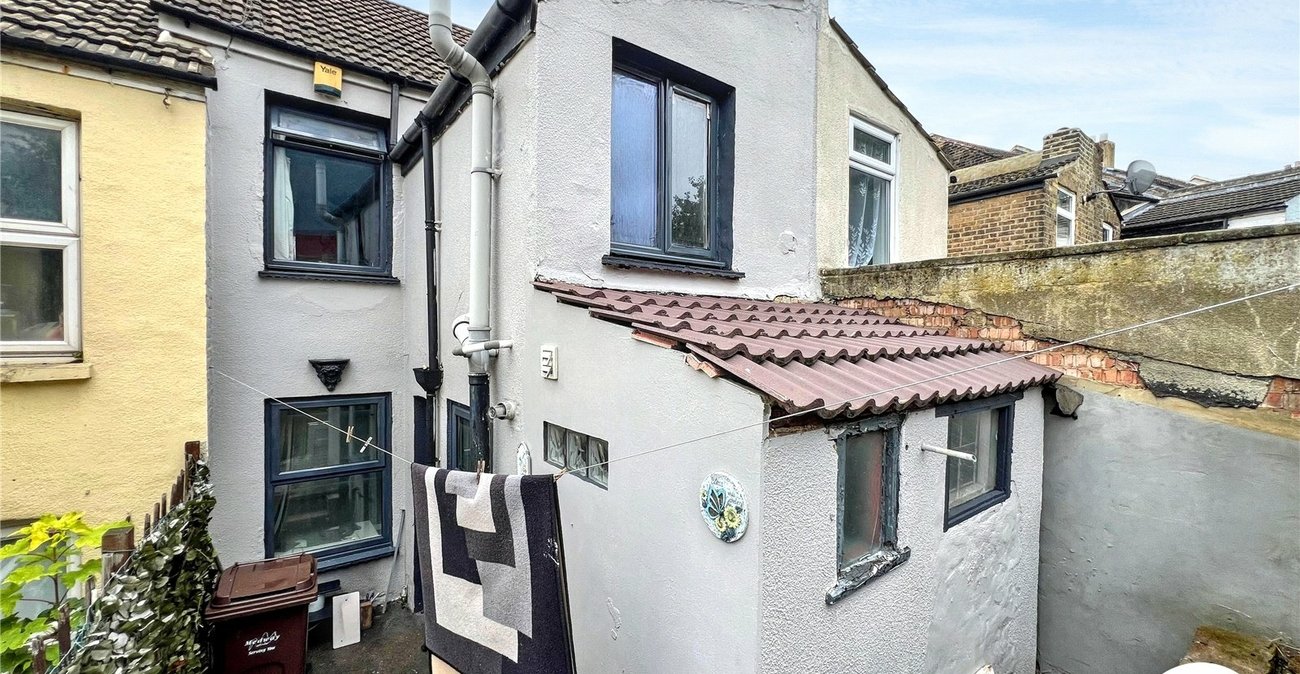 2 bedroom house for sale in Chatham | Robinson Michael & Jackson