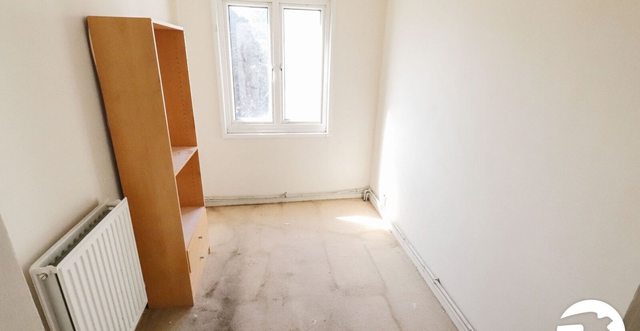 4 bedroom house for sale in London | Robinson Jackson