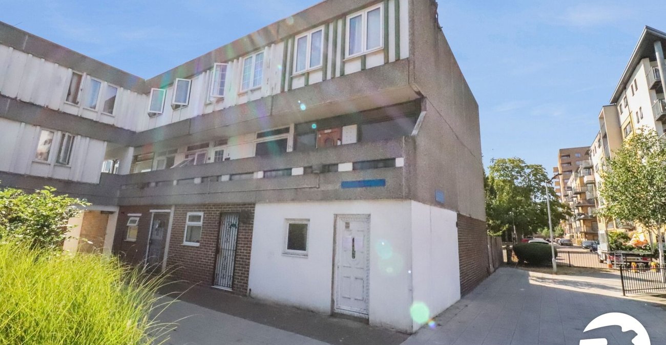 4 bedroom house for sale in London | Robinson Jackson