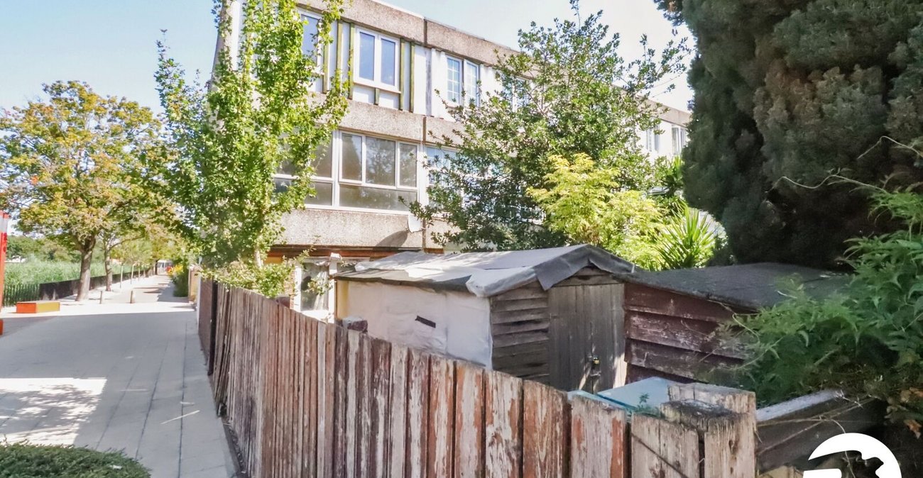 4 bedroom house for sale in London | Robinson Jackson