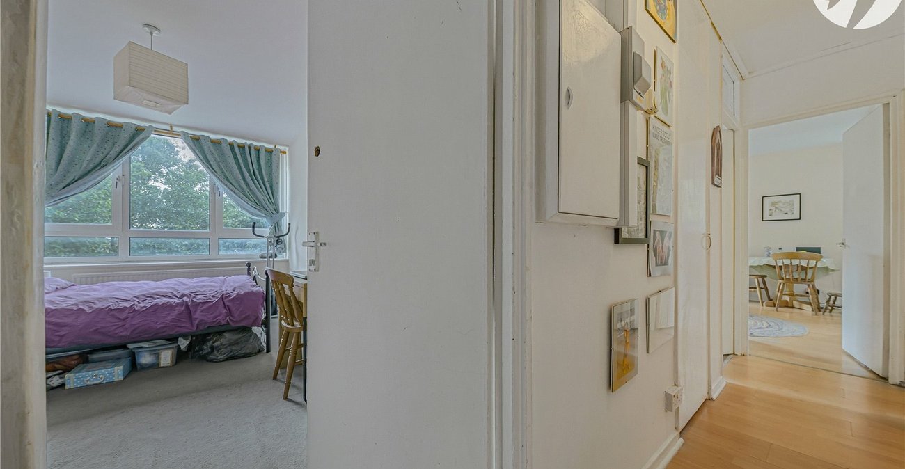 2 bedroom property for sale in London | Robinson Jackson