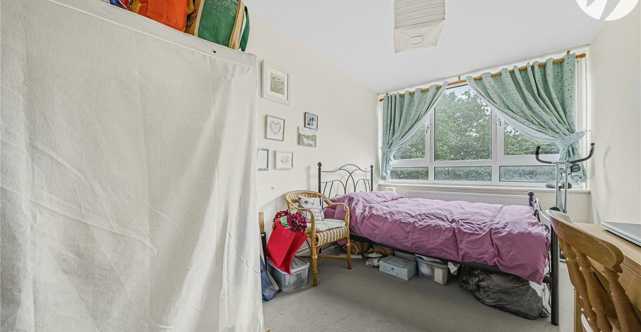 2 bedroom property for sale in London | Robinson Jackson