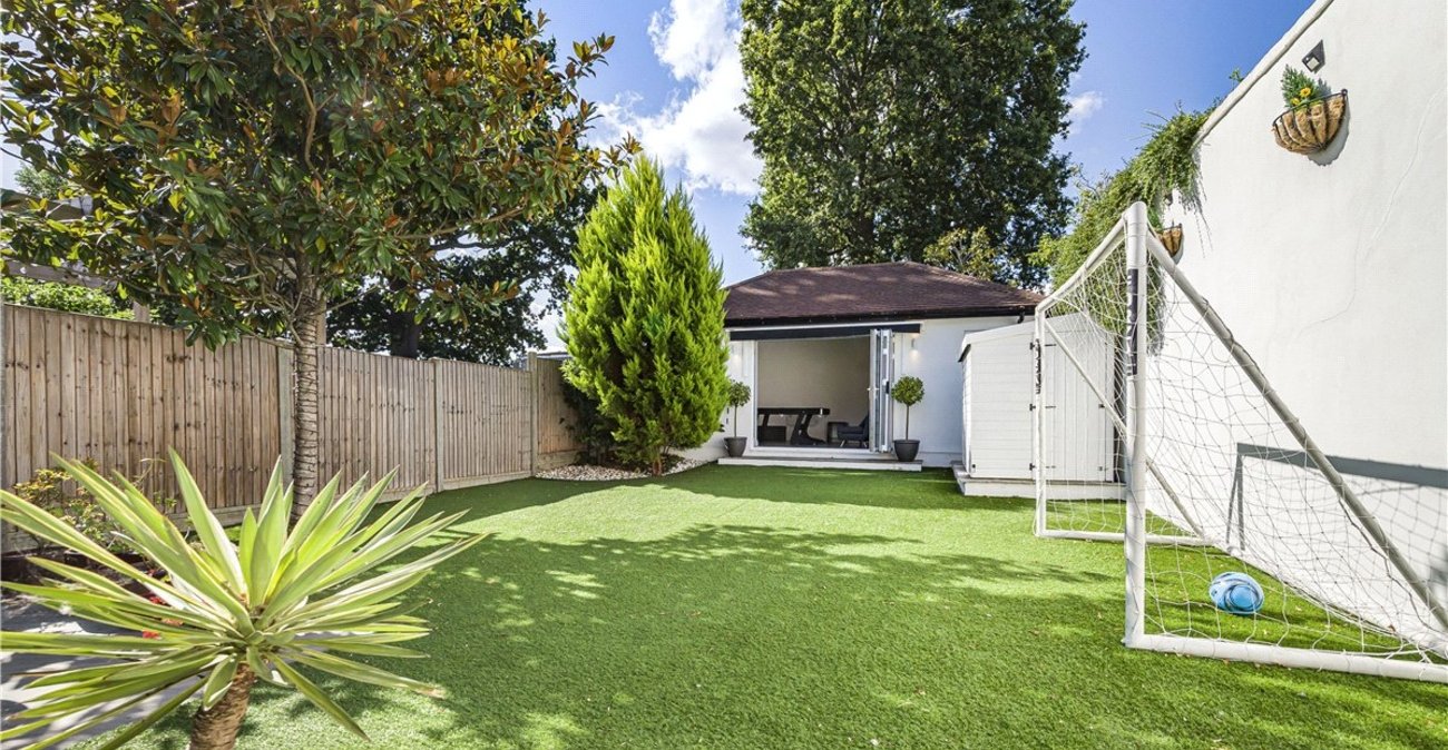 3 bedroom house for sale in Orpington | Robinson Jackson