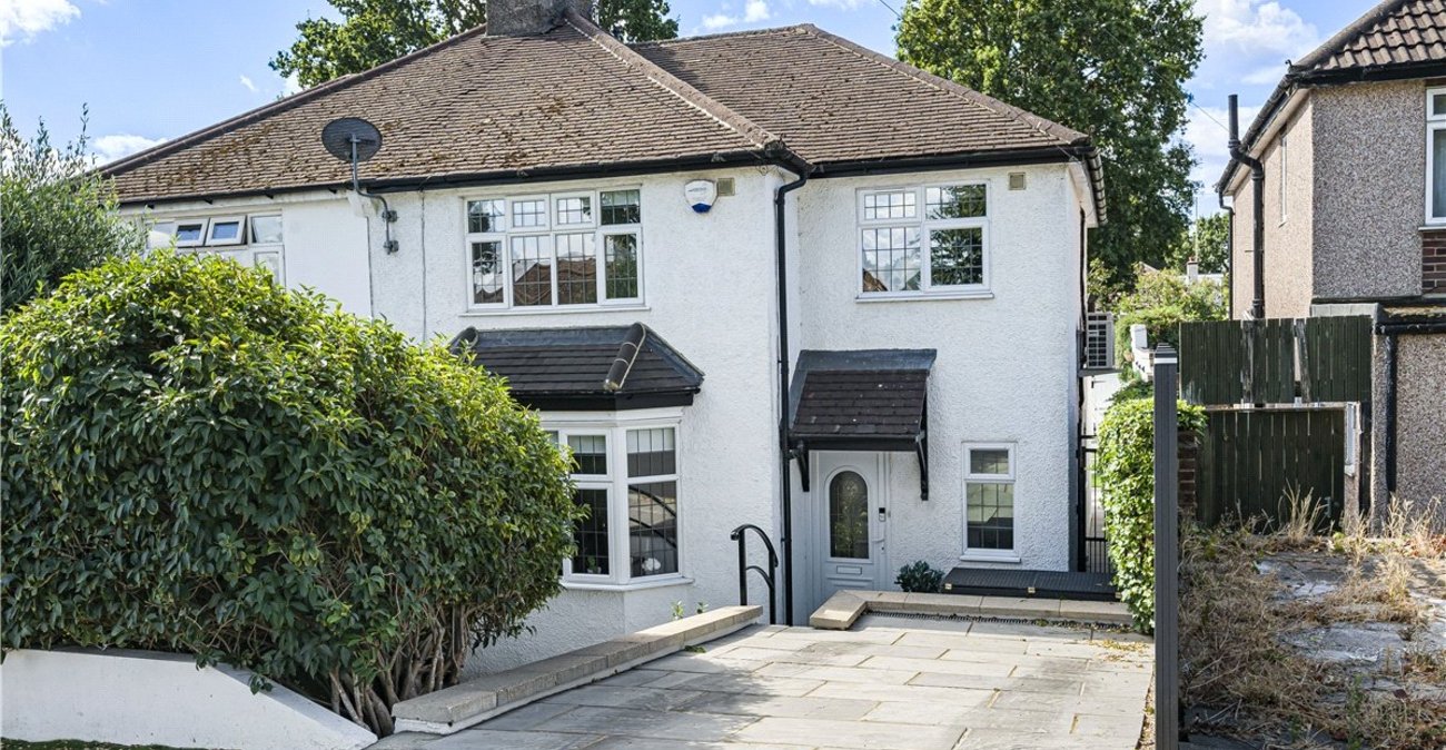 3 bedroom house for sale in Orpington | Robinson Jackson