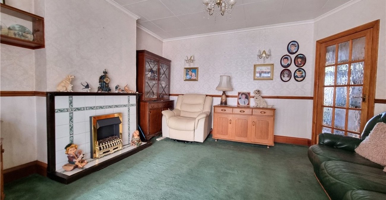 2 bedroom bungalow for sale in Orpington | Robinson Jackson