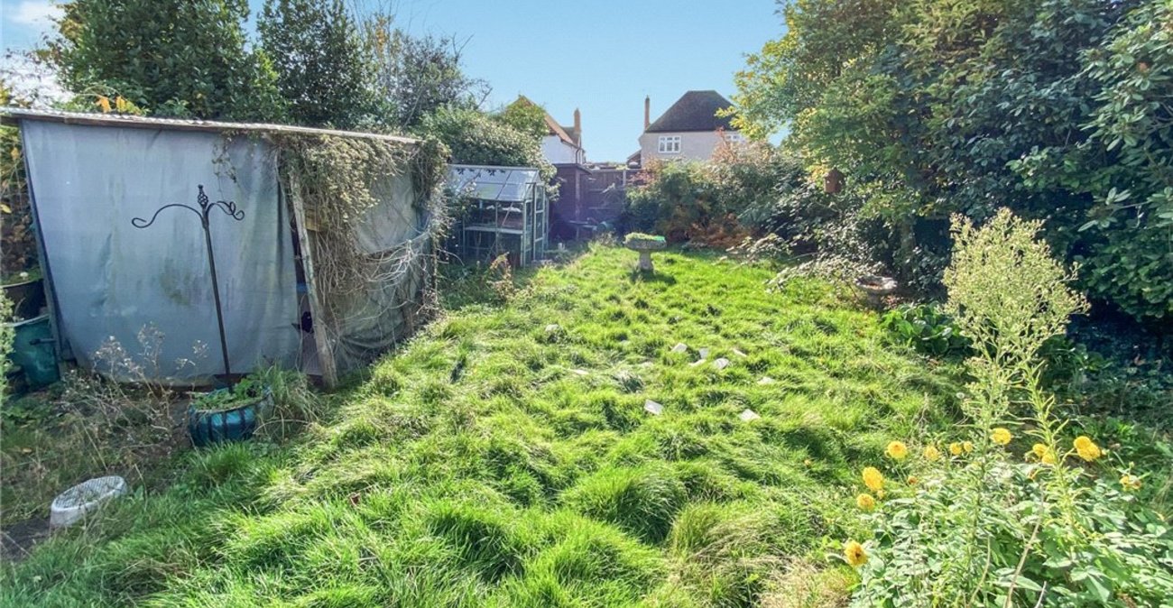 2 bedroom bungalow for sale in Orpington | Robinson Jackson