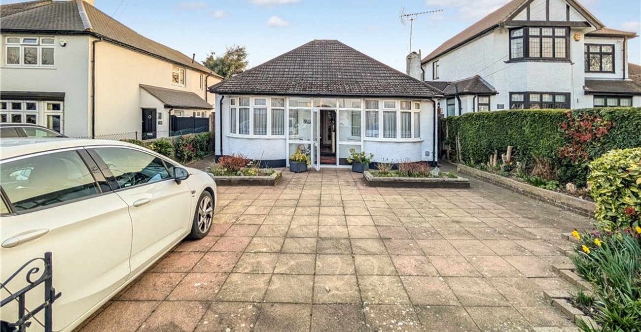 2 bedroom bungalow for sale in Orpington | Robinson Jackson