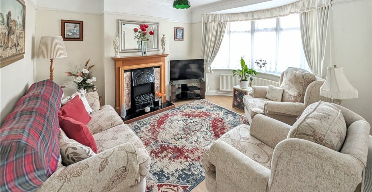 2 bedroom bungalow for sale in Orpington | Robinson Jackson