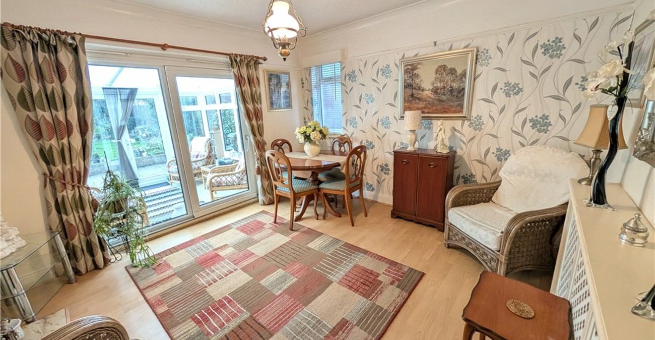 2 bedroom bungalow for sale in Orpington | Robinson Jackson