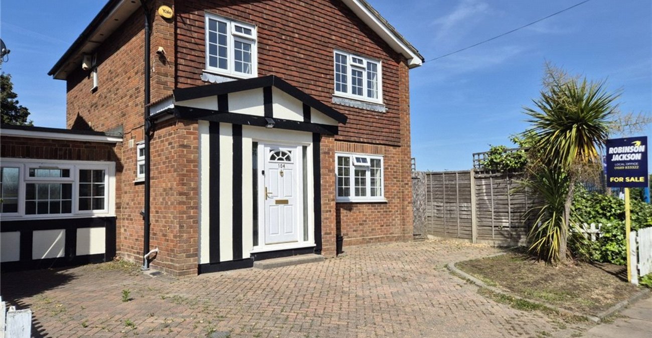 4 bedroom house for sale in Orpington | Robinson Jackson
