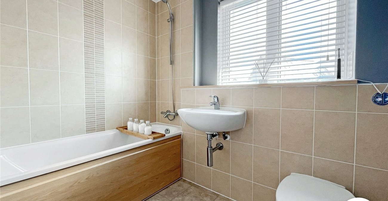 2 bedroom property for sale in Snodland | Robinson Michael & Jackson