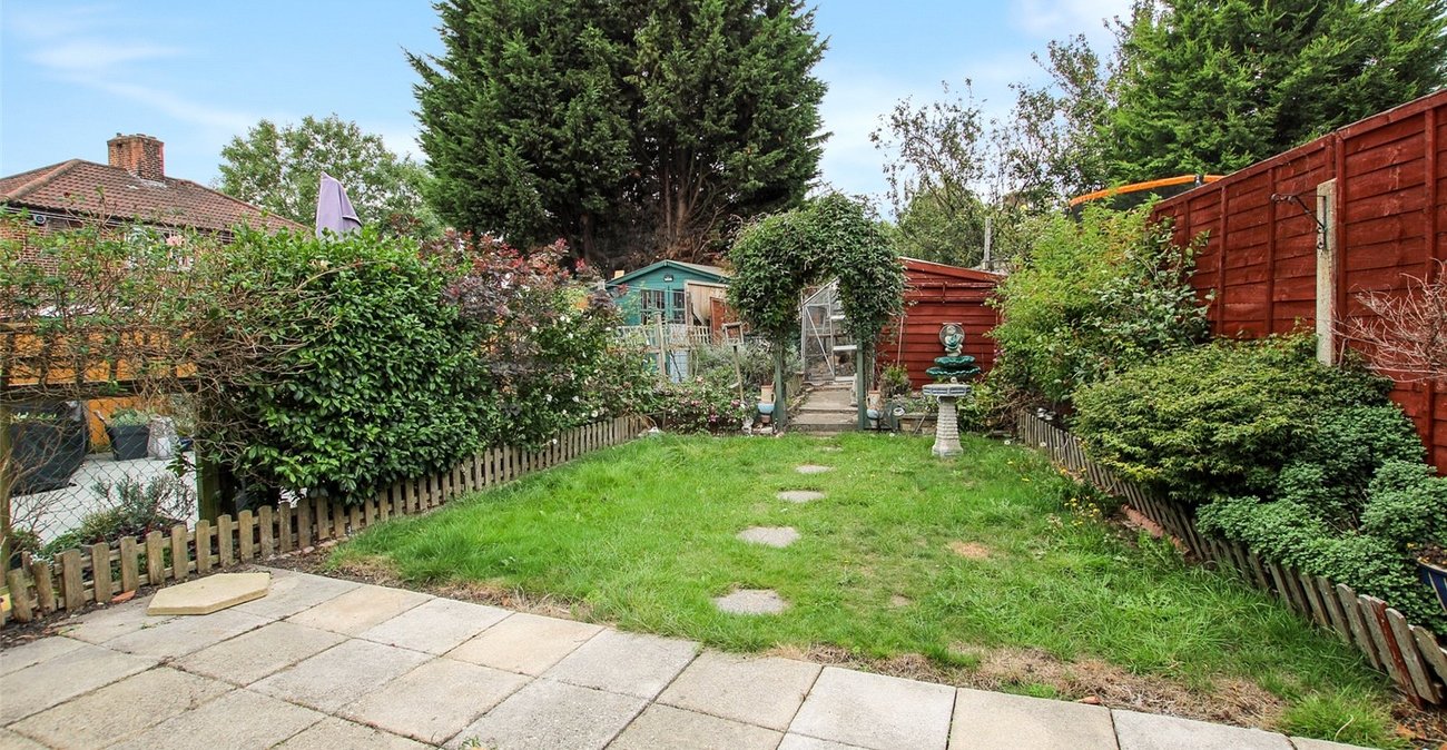 2 bedroom house for sale in Mottingham | Robinson Jackson