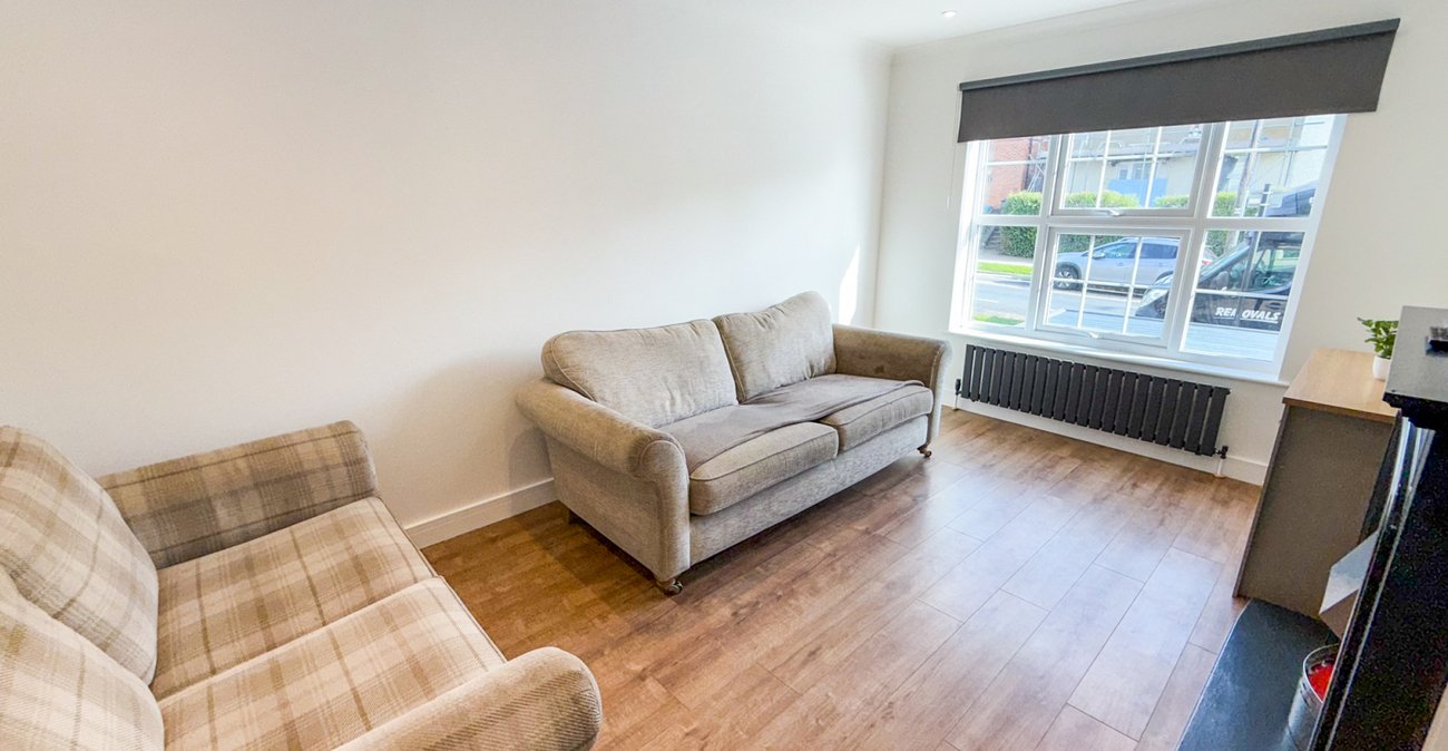 3 bedroom house for sale in London | Robinson Jackson