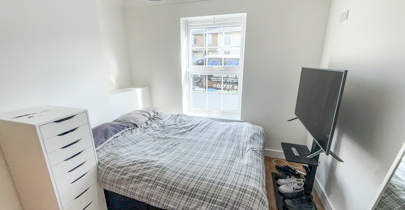 3 bedroom house for sale in London | Robinson Jackson