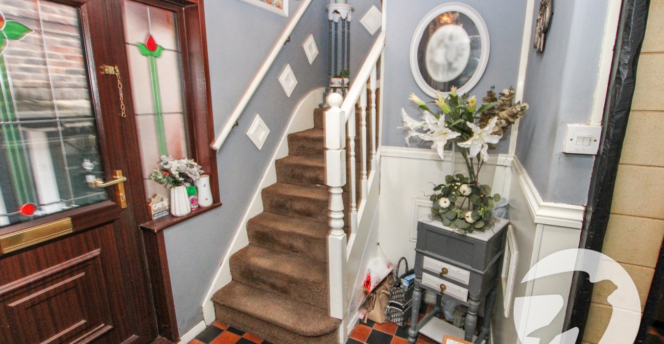 3 bedroom house for sale in London | Robinson Jackson