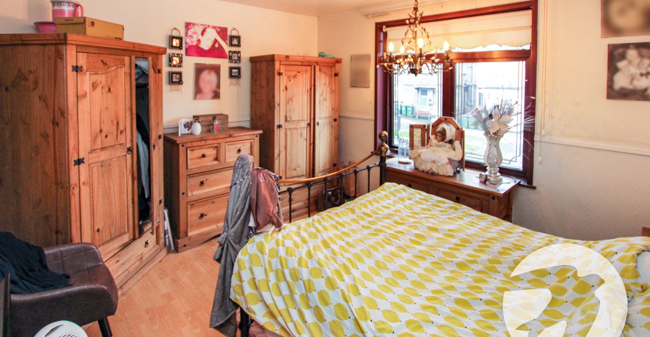 3 bedroom house for sale in London | Robinson Jackson