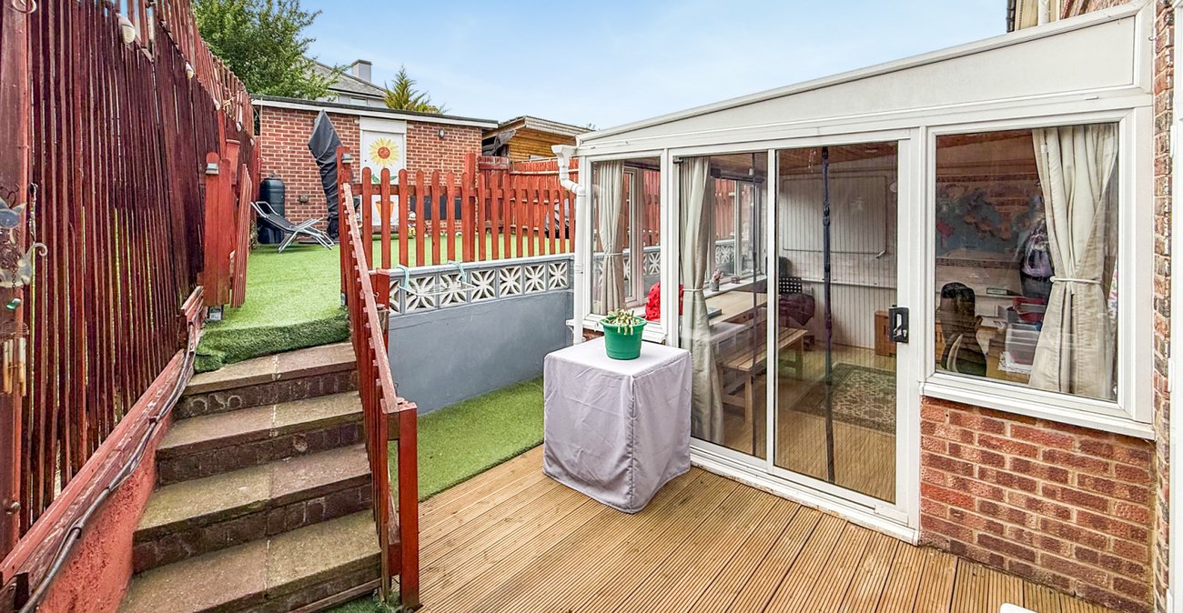 3 bedroom house for sale in London | Robinson Jackson