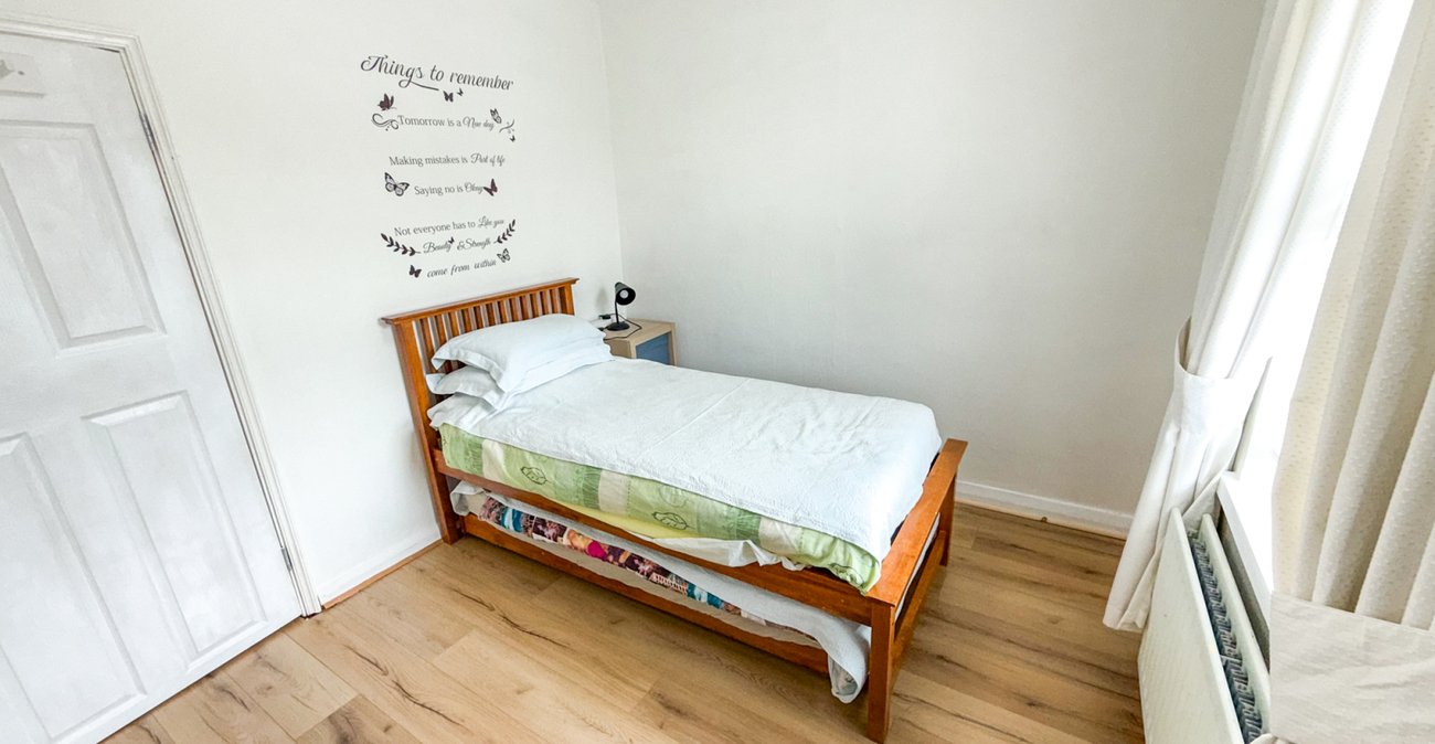 3 bedroom house for sale in London | Robinson Jackson