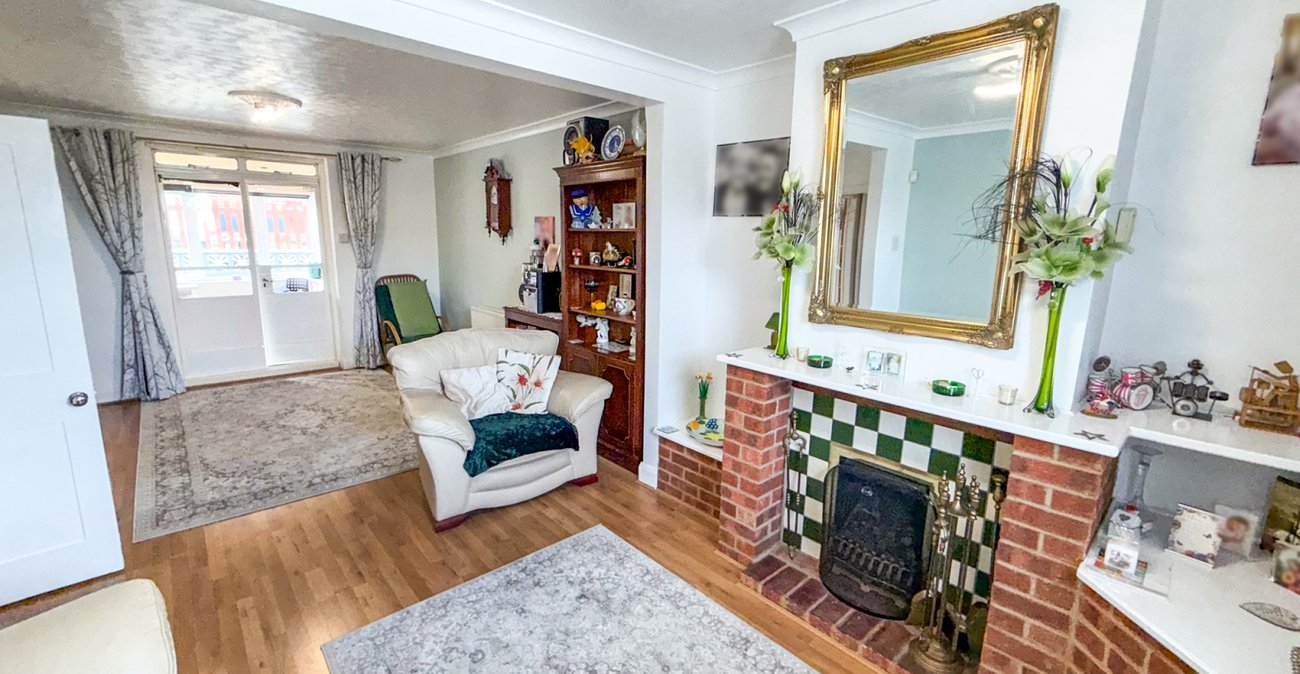 3 bedroom house for sale in London | Robinson Jackson