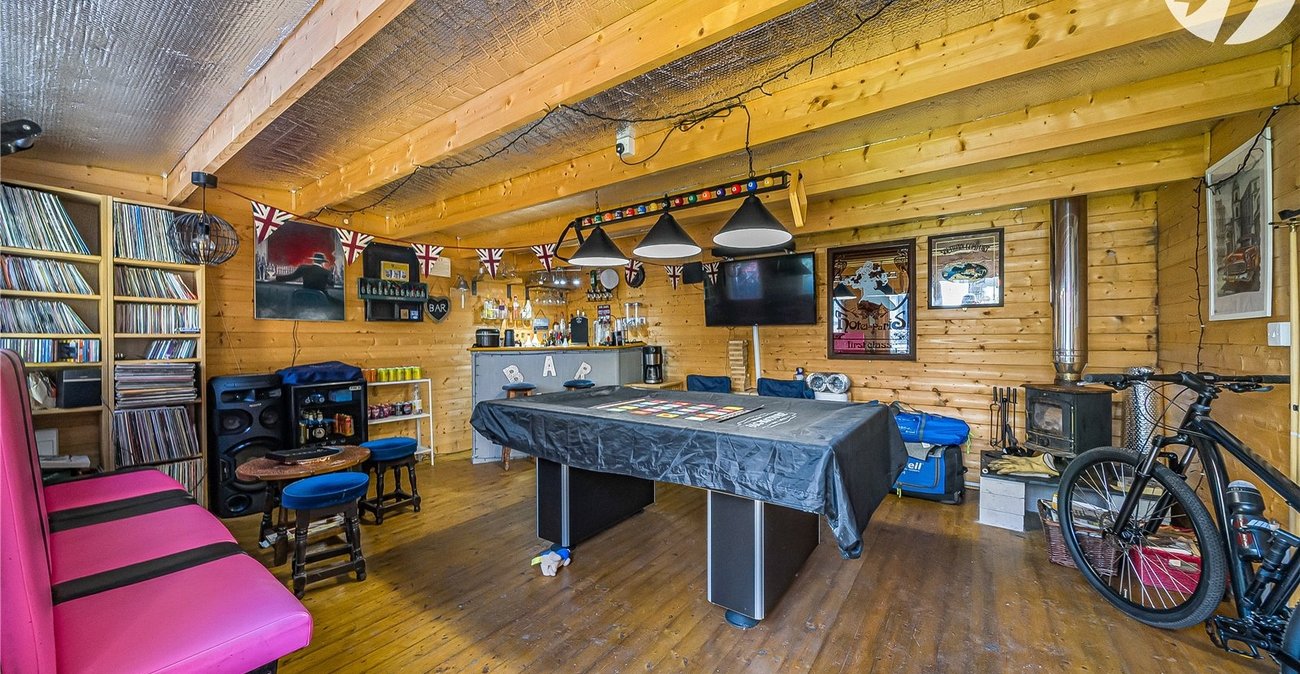 3 bedroom house for sale in Fleet Estate | Robinson Jackson