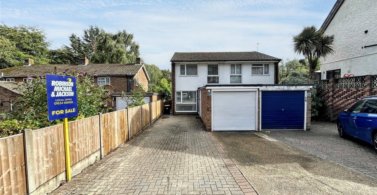 3 bedroom house for sale in Walderslade | Robinson Michael & Jackson