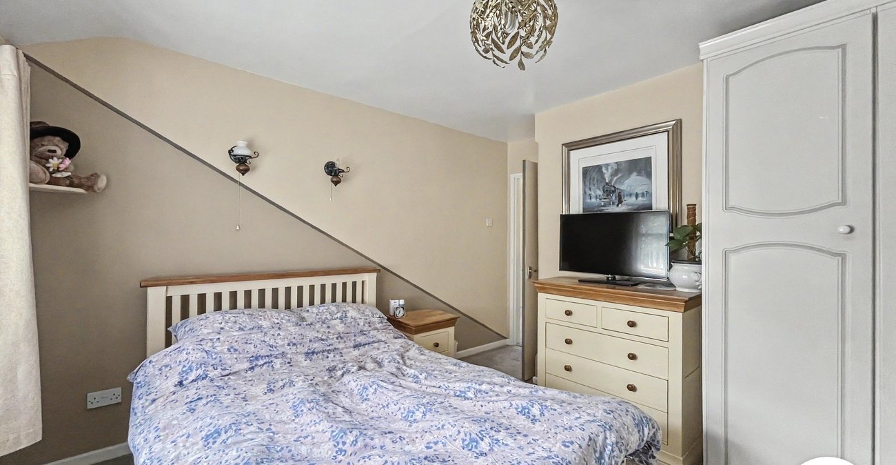 3 bedroom house for sale in Walderslade | Robinson Michael & Jackson