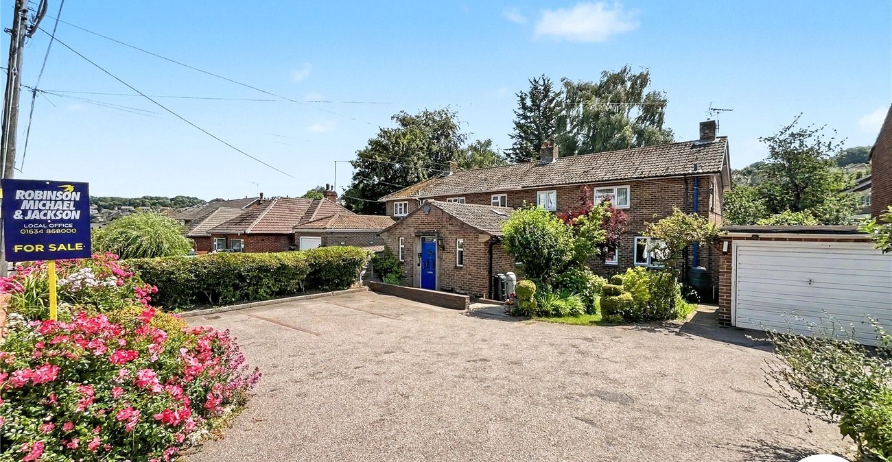 3 bedroom house for sale in Walderslade | Robinson Michael & Jackson