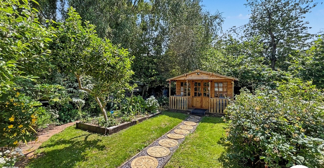 3 bedroom house for sale in Walderslade | Robinson Michael & Jackson