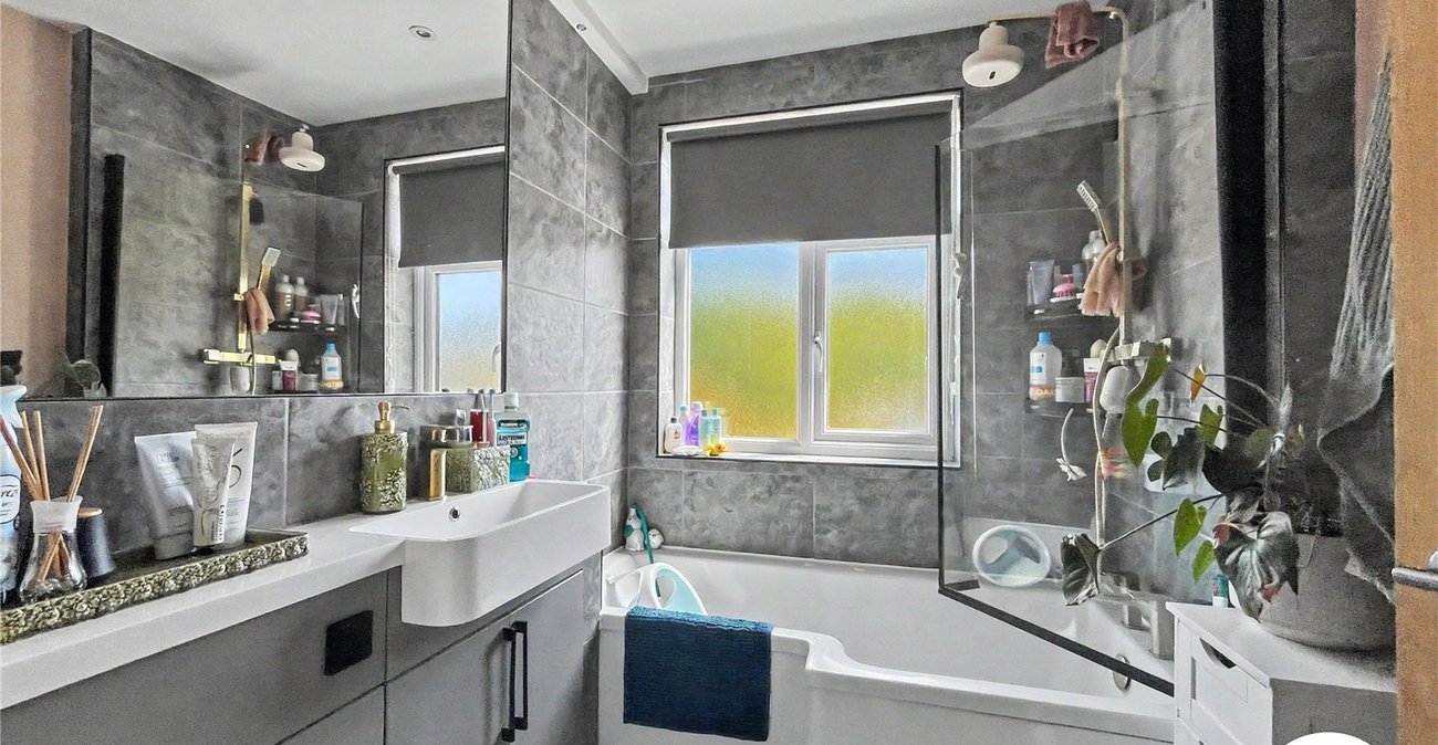 3 bedroom house for sale in Walderslade | Robinson Michael & Jackson