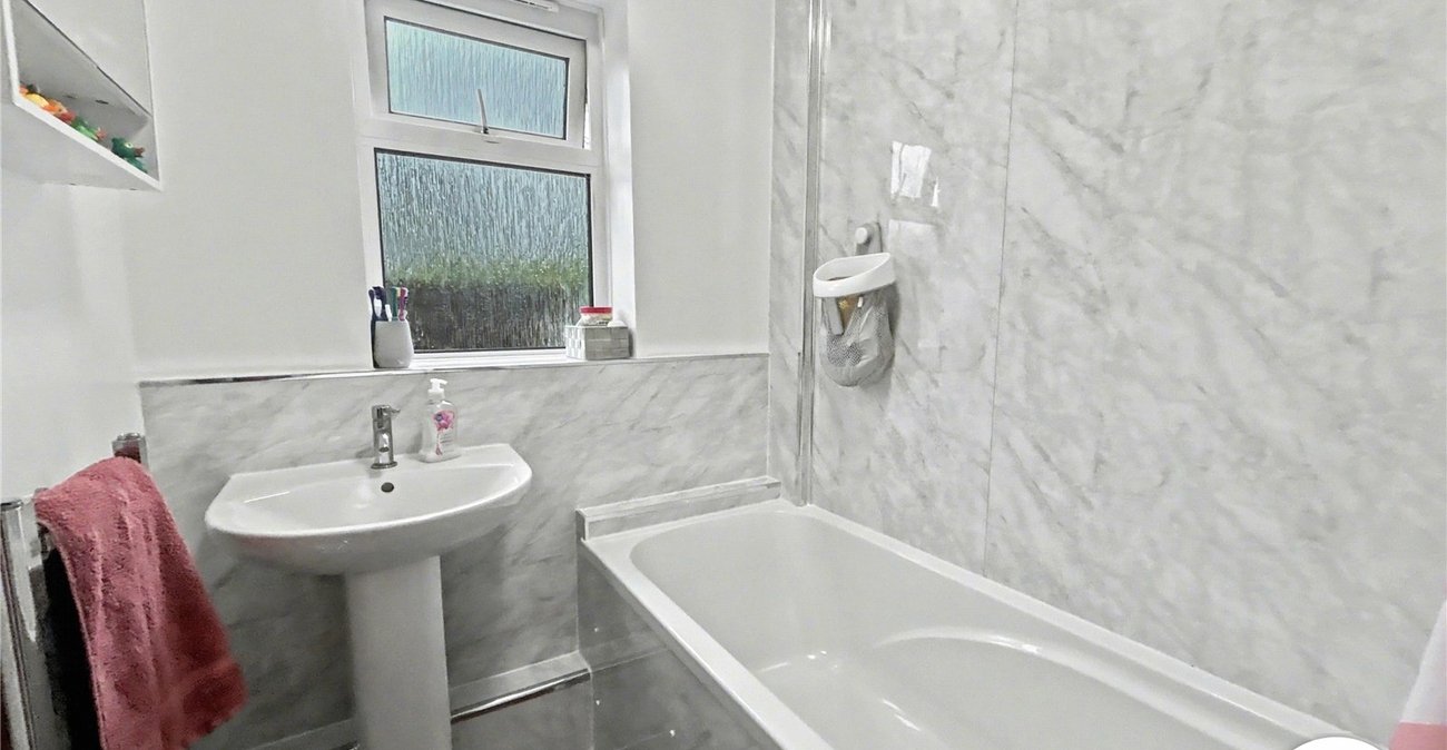 2 bedroom property for sale in Sidcup | Robinson Jackson