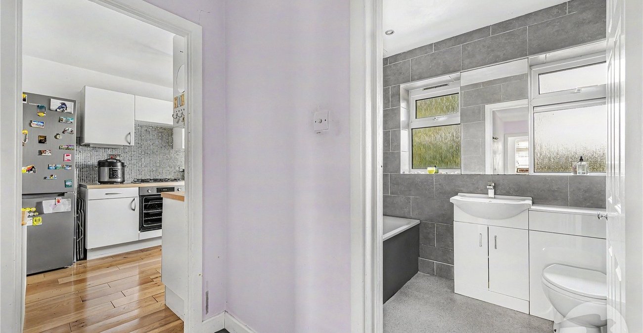 2 bedroom property for sale in Sidcup | Robinson Jackson