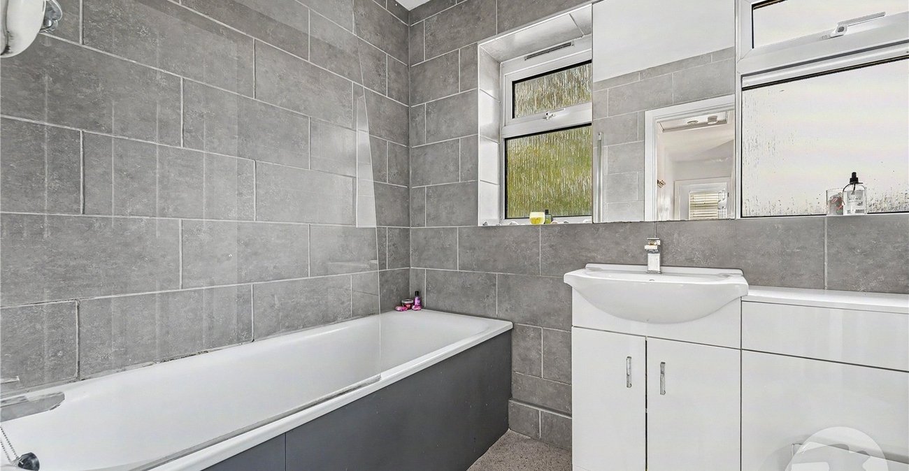 2 bedroom property for sale in Sidcup | Robinson Jackson