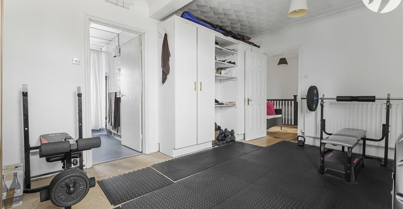 4 bedroom house for sale in West Dartford | Robinson Jackson