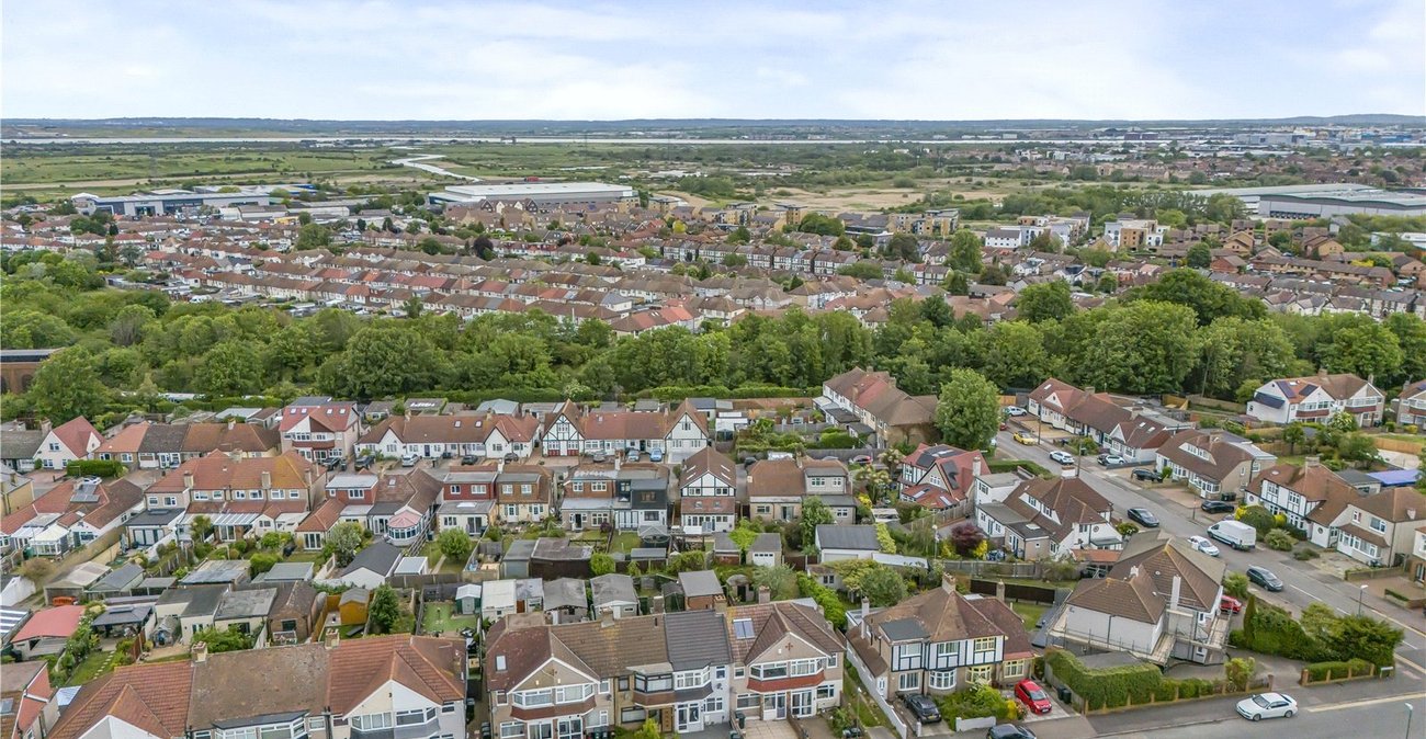 4 bedroom house for sale in Dartford | Robinson Jackson