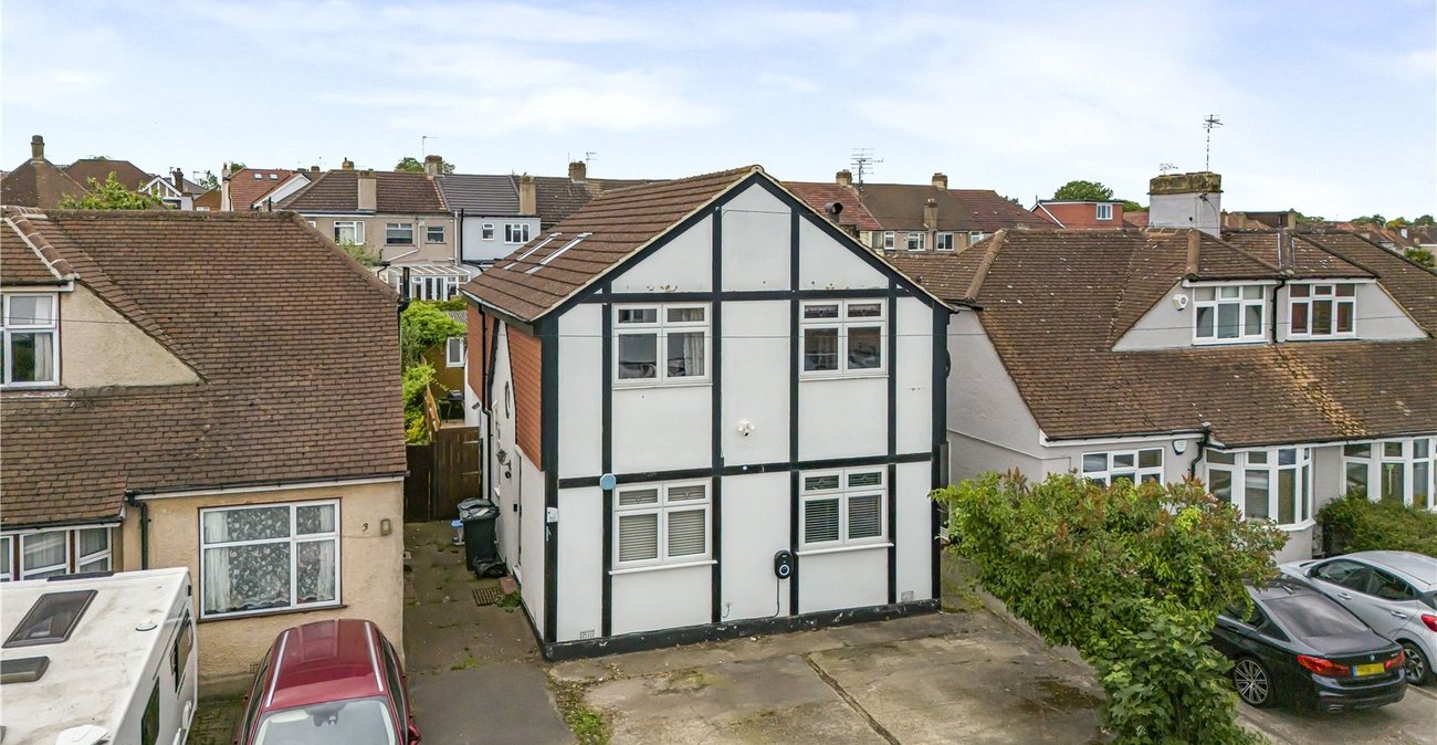 4 bedroom house for sale in Dartford | Robinson Jackson