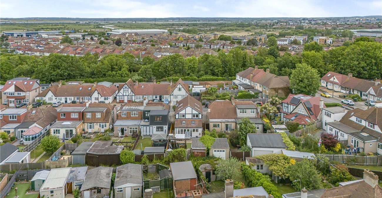 4 bedroom house for sale in Dartford | Robinson Jackson