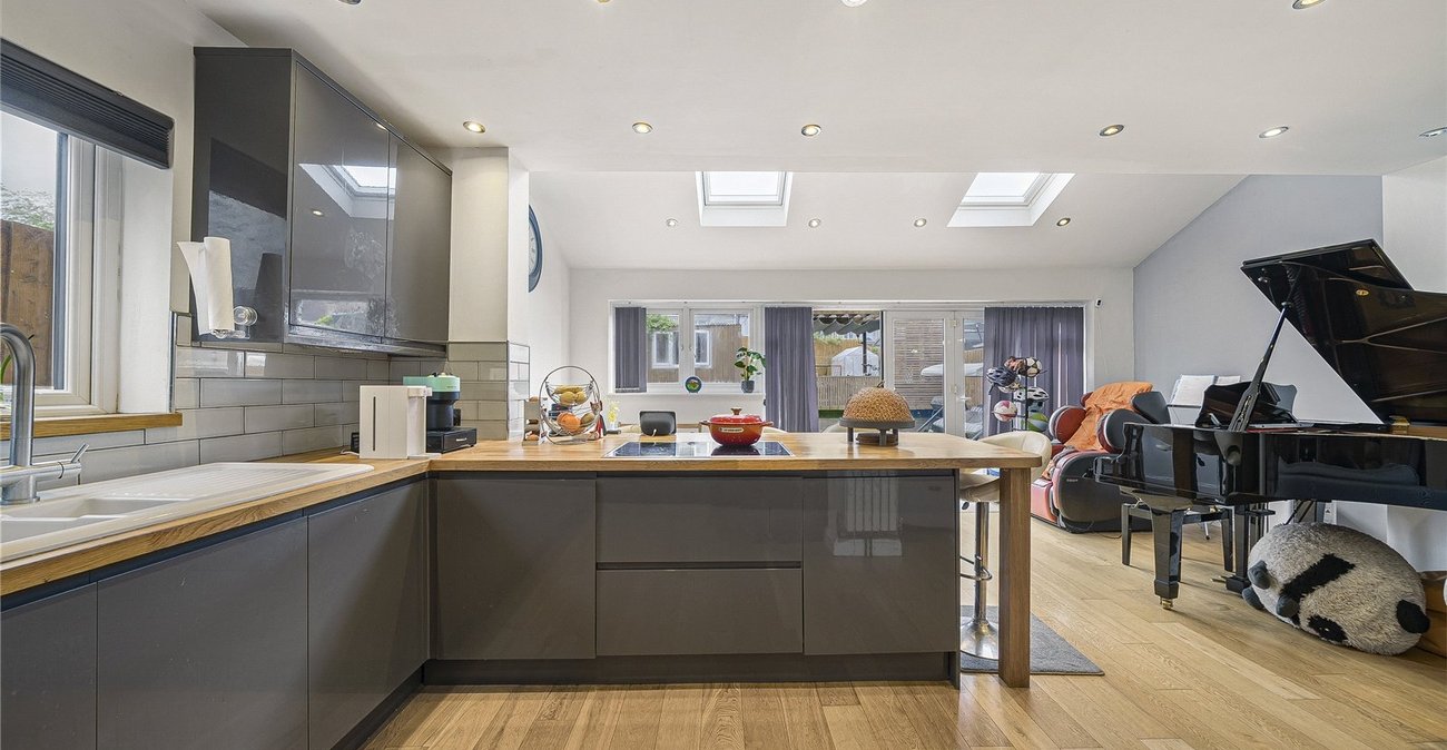 4 bedroom house for sale in Dartford | Robinson Jackson
