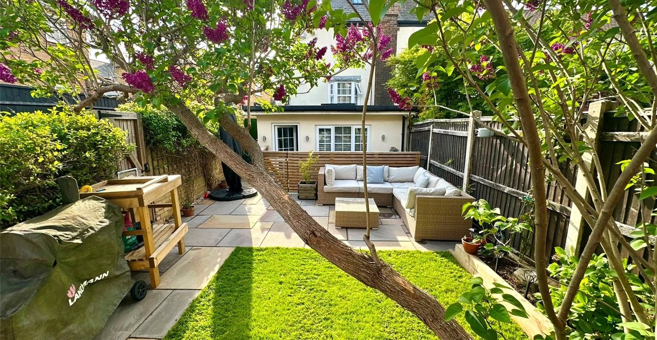 2 bedroom house for sale in Dartford | Robinson Jackson