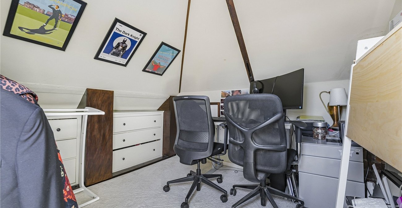 2 bedroom house for sale in Dartford | Robinson Jackson